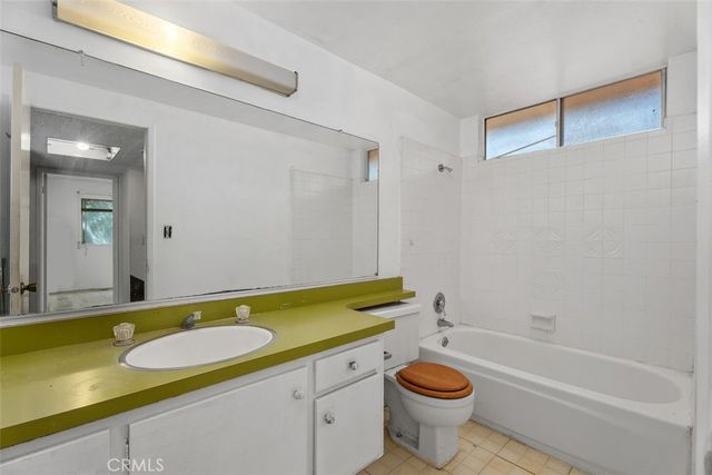 10042 Sprit Circle, Huntington Beach, CA 92646