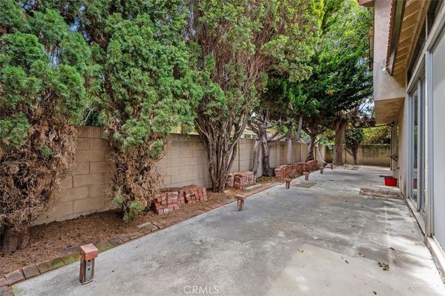 10042 Sprit Circle, Huntington Beach, CA 92646