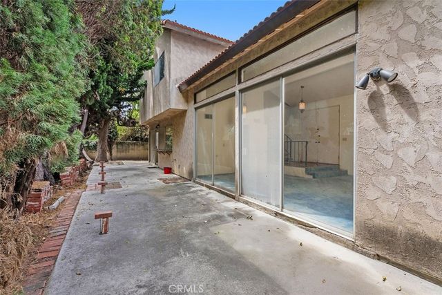 10042 Sprit Circle, Huntington Beach, CA 92646