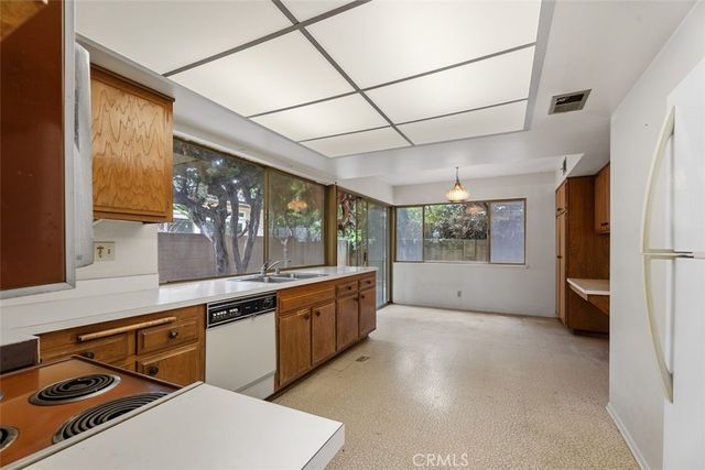 10042 Sprit Circle, Huntington Beach, CA 92646