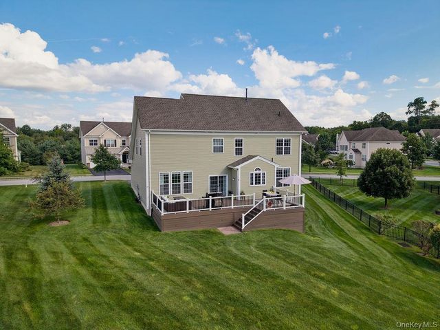 36 Tompkins Lane, Hopewell Junction, NY 12533