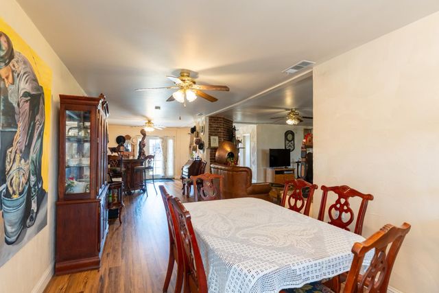 1389 S Highland Avenue, Sanger, CA 93657