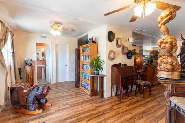 1389 S Highland Avenue, Sanger, CA 93657