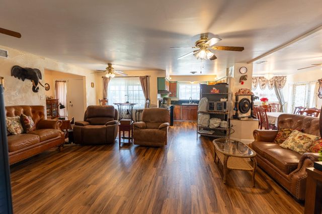 1389 S Highland Avenue, Sanger, CA 93657