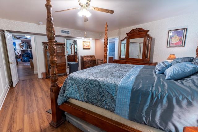 1389 S Highland Avenue, Sanger, CA 93657
