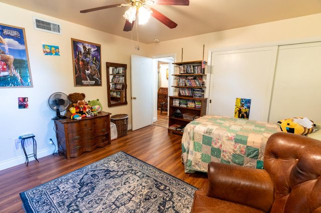 1389 S Highland Avenue, Sanger, CA 93657