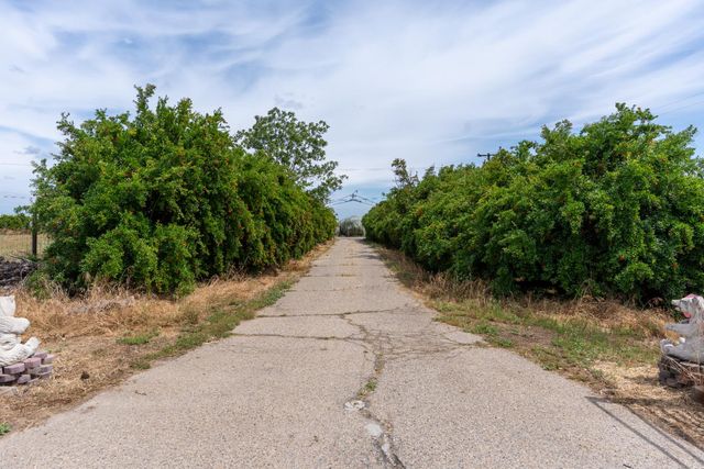 1389 S Highland Avenue, Sanger, CA 93657