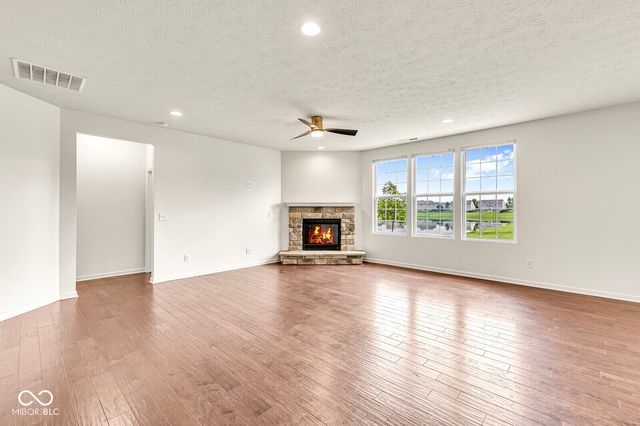 5719 Gateway East Drive, Whitestown, IN 46075