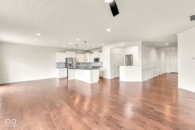 5719 Gateway East Drive, Whitestown, IN 46075