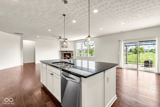 5719 Gateway East Drive, Whitestown, IN 46075