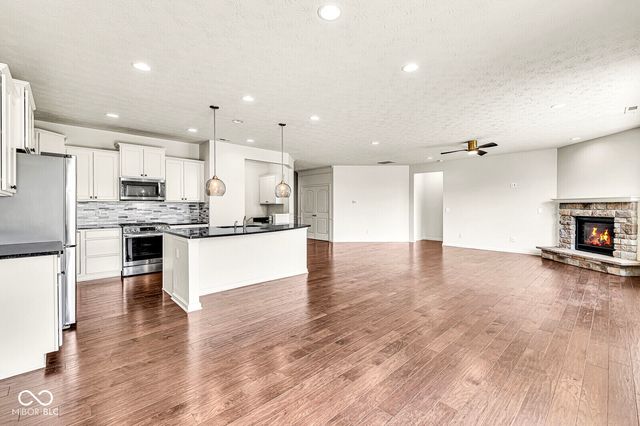 5719 Gateway East Drive, Whitestown, IN 46075