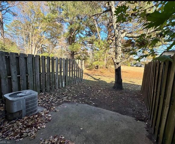 1560 Darren CIR, Portsmouth, VA 23701