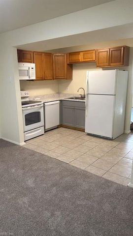 1560 Darren CIR, Portsmouth, VA 23701