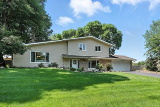 17925 28th Avenue N, Plymouth, MN 55447