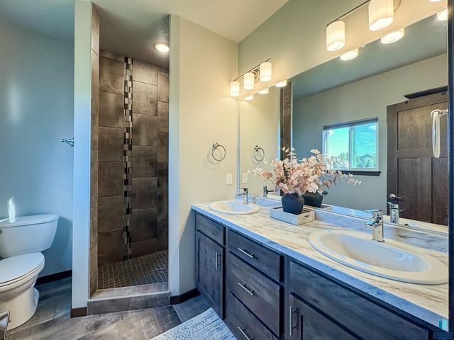 7804 S Brande Park Cir Circle, Sioux Falls, SD 57108
