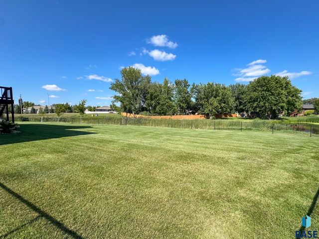 7804 S Brande Park Cir Circle, Sioux Falls, SD 57108