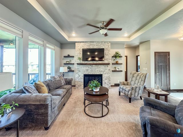 7804 S Brande Park Cir Circle, Sioux Falls, SD 57108
