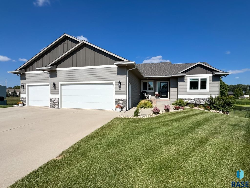 7804 S Brande Park Cir Circle, Sioux Falls, SD 57108