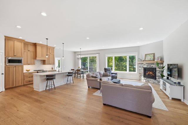 25155 Glen Road, Excelsior, MN 55331