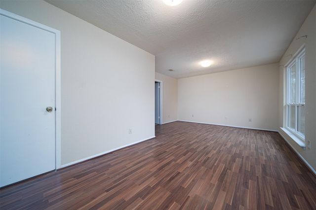 2411 Gunston Ct, Sugar Land, TX 77478