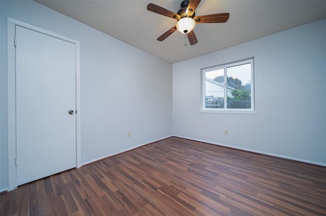 2411 Gunston Ct, Sugar Land, TX 77478