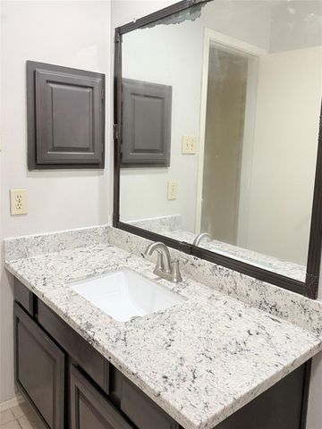 2411 Gunston Ct, Sugar Land, TX 77478