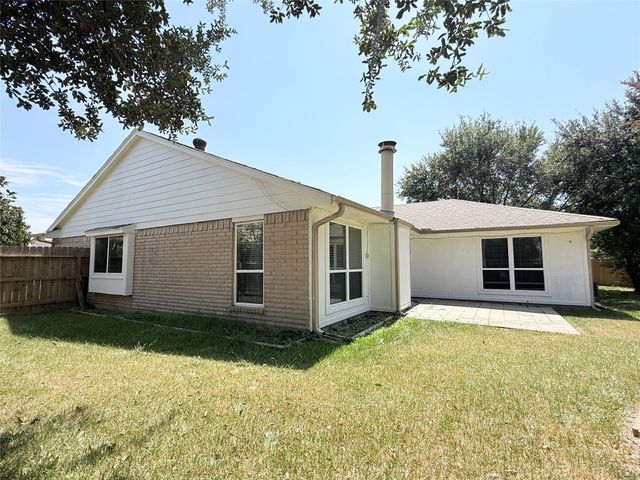 2411 Gunston Ct, Sugar Land, TX 77478