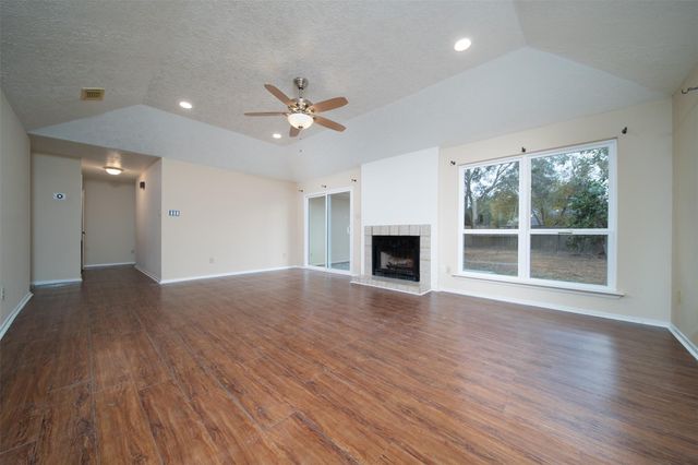 2411 Gunston Ct, Sugar Land, TX 77478