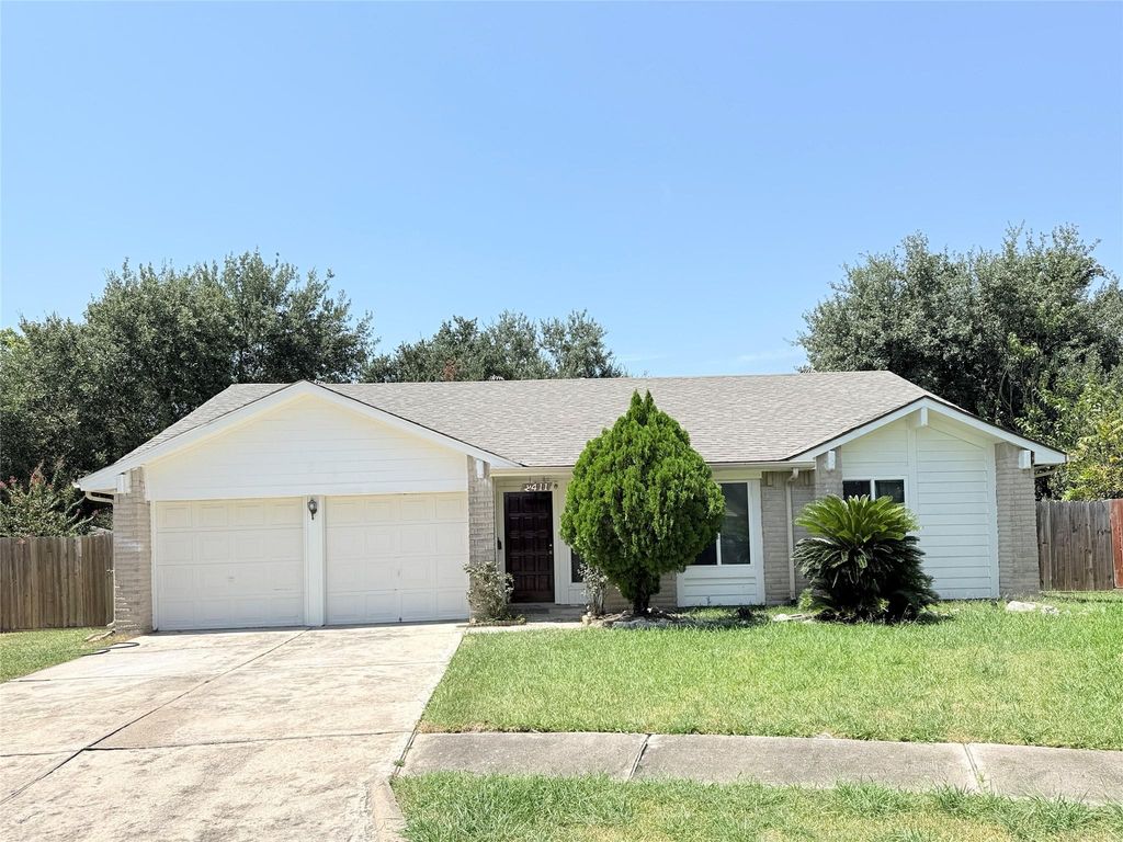 2411 Gunston Ct, Sugar Land, TX 77478