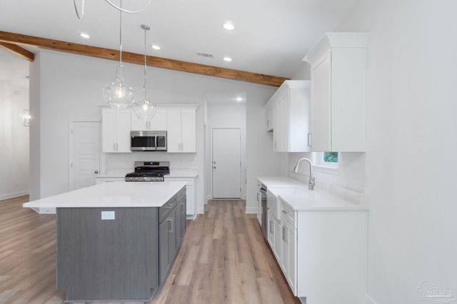 7842 Tippin Ave, Pensacola, FL 32504