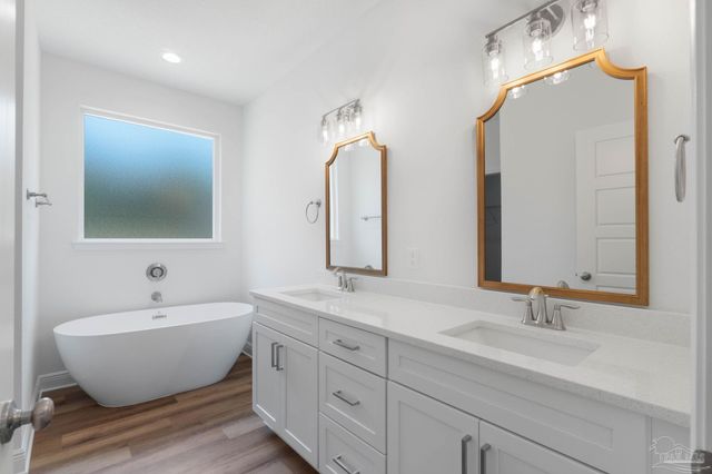 7842 Tippin Ave, Pensacola, FL 32504