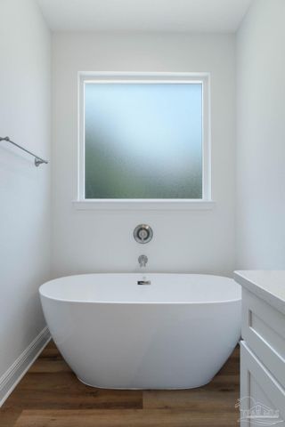 7842 Tippin Ave, Pensacola, FL 32504