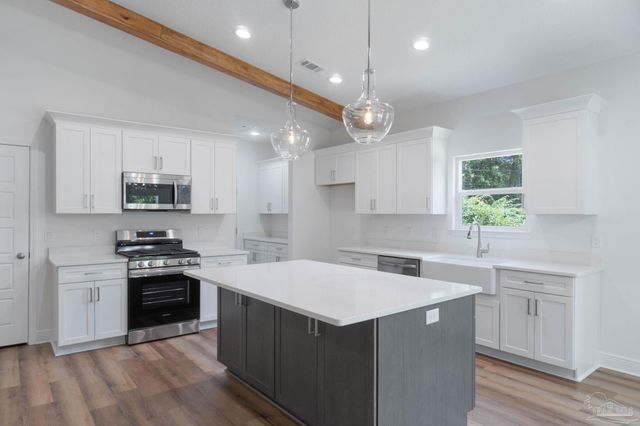 7842 Tippin Ave, Pensacola, FL 32504