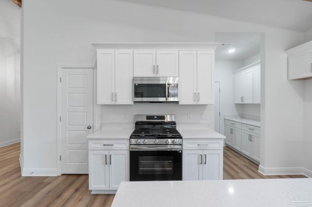 7842 Tippin Ave, Pensacola, FL 32504