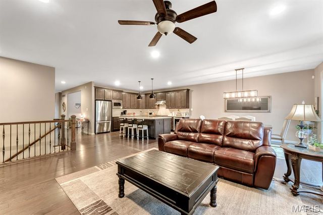 2780 Brook Hill Lane, St Charles, MO 63303