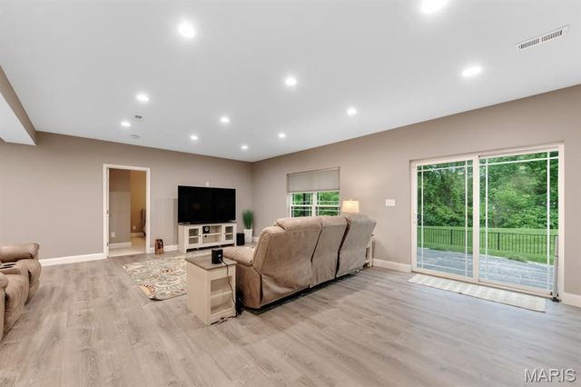 2780 Brook Hill Lane, St Charles, MO 63303