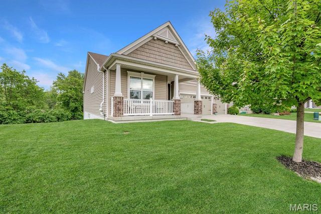 2780 Brook Hill Lane, St Charles, MO 63303