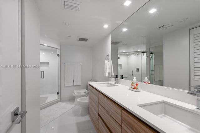 5757 Collins Ave 2207, Miami Beach, FL 33140