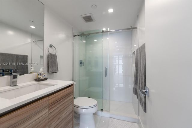 5757 Collins Ave 2207, Miami Beach, FL 33140