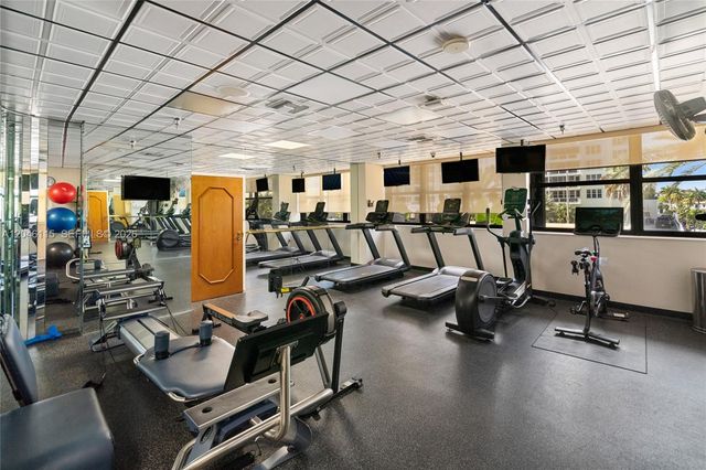 5757 Collins Ave 2207, Miami Beach, FL 33140