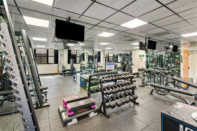 5757 Collins Ave 2207, Miami Beach, FL 33140