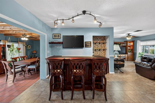 6710 NW 28th Terrace, Fort Lauderdale, FL 33309