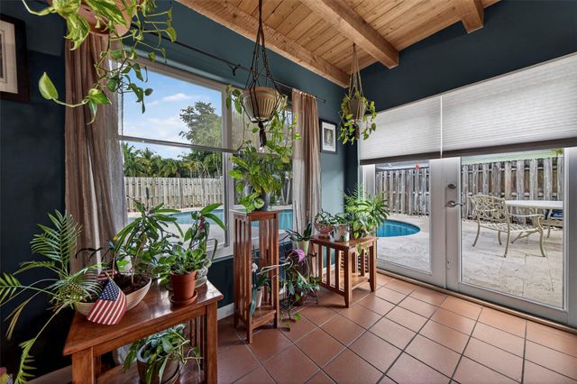 6710 NW 28th Terrace, Fort Lauderdale, FL 33309