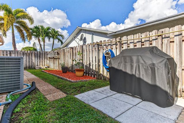 6710 NW 28th Terrace, Fort Lauderdale, FL 33309