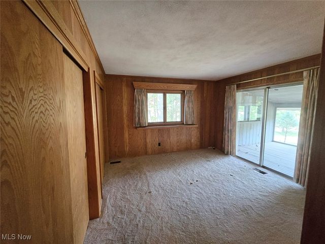 425 Tonawanda Trail SW, Hartville, OH 44632