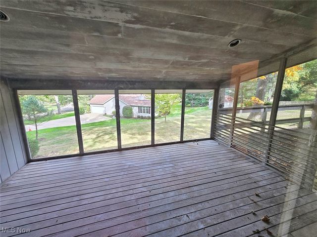 425 Tonawanda Trail SW, Hartville, OH 44632