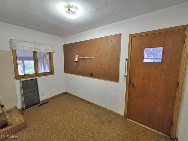 425 Tonawanda Trail SW, Hartville, OH 44632