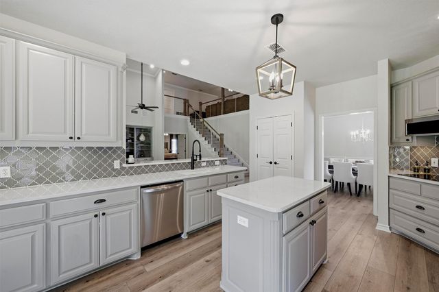 219 Navajo Trail, Lake Kiowa, TX 76240