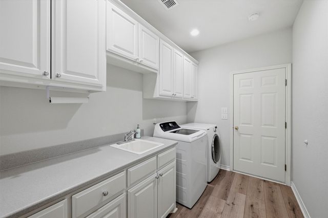 219 Navajo Trail, Lake Kiowa, TX 76240