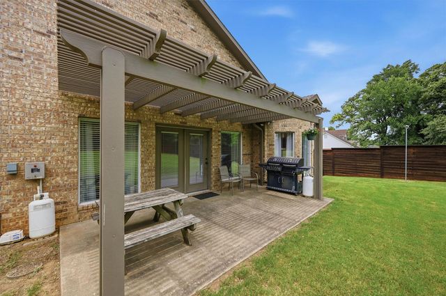 219 Navajo Trail, Lake Kiowa, TX 76240